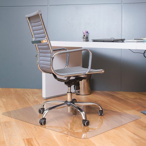 Коврик защитный напольный BRABIX, поликарбонат, 100x120 см, глянец, 1 мм, 604846 604846